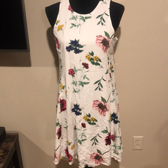 Old Navy Dresses & Skirts - 🌺 2/$13 + $4.99 shipping - NWT white dress